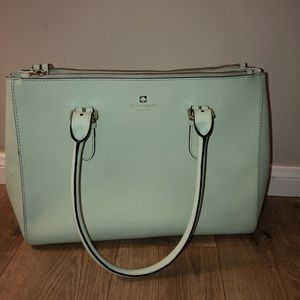 Kate spade handbag. Price negotiable.